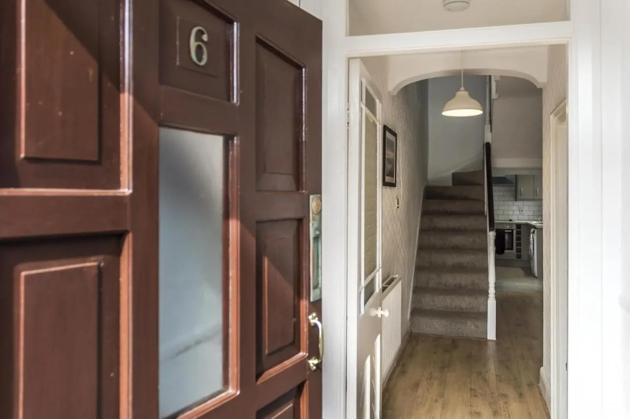 Sandy Retreat - 3 Bedroom - Tenby