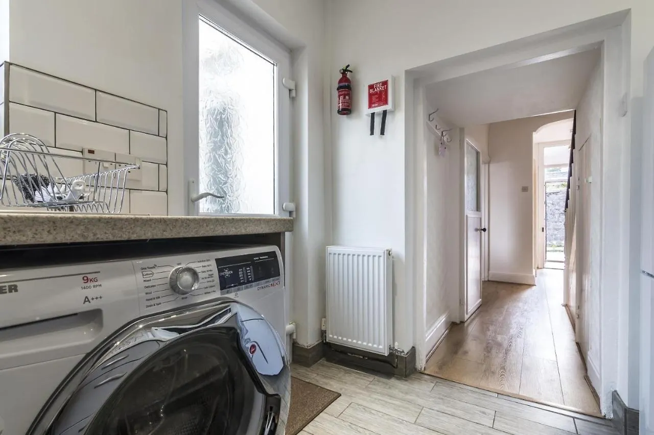 Sandy Retreat - 3 Bedroom - Holiday home Tenby