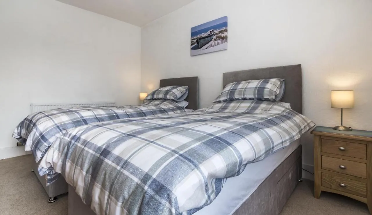 Sandy Retreat - 3 Bedroom - Holiday home Tenby