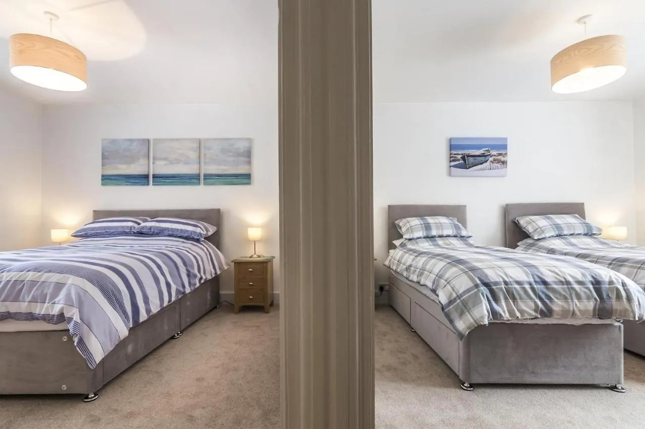 Sandy Retreat - 3 Bedroom - Holiday home