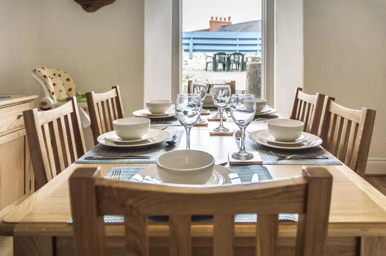 Sandy Retreat - 3 Bedroom - Holiday home