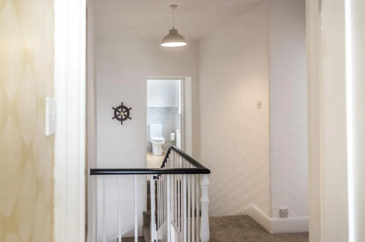 Sandy Retreat - 3 Bedroom - Holiday home Tenby