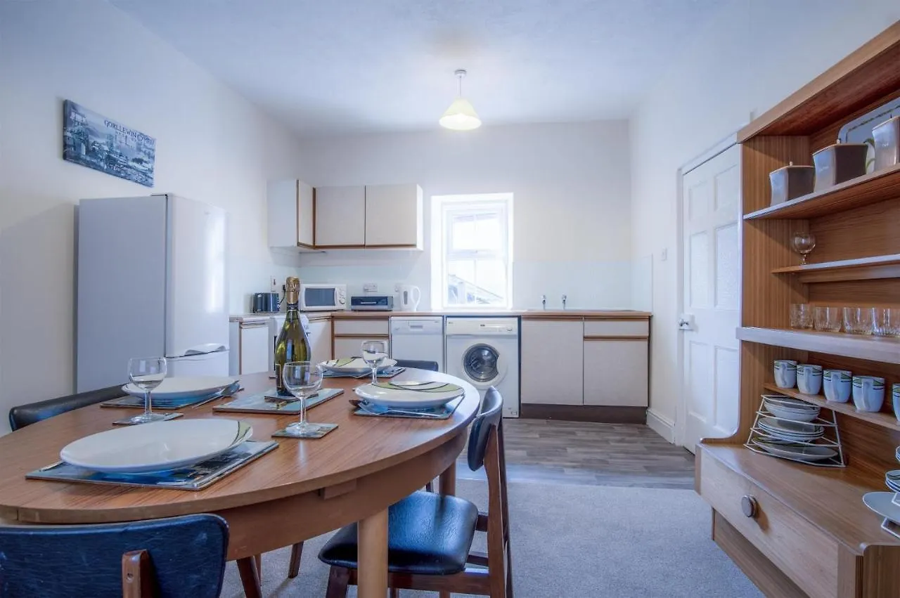アパート Dragons Den - 2 Bedroom - *