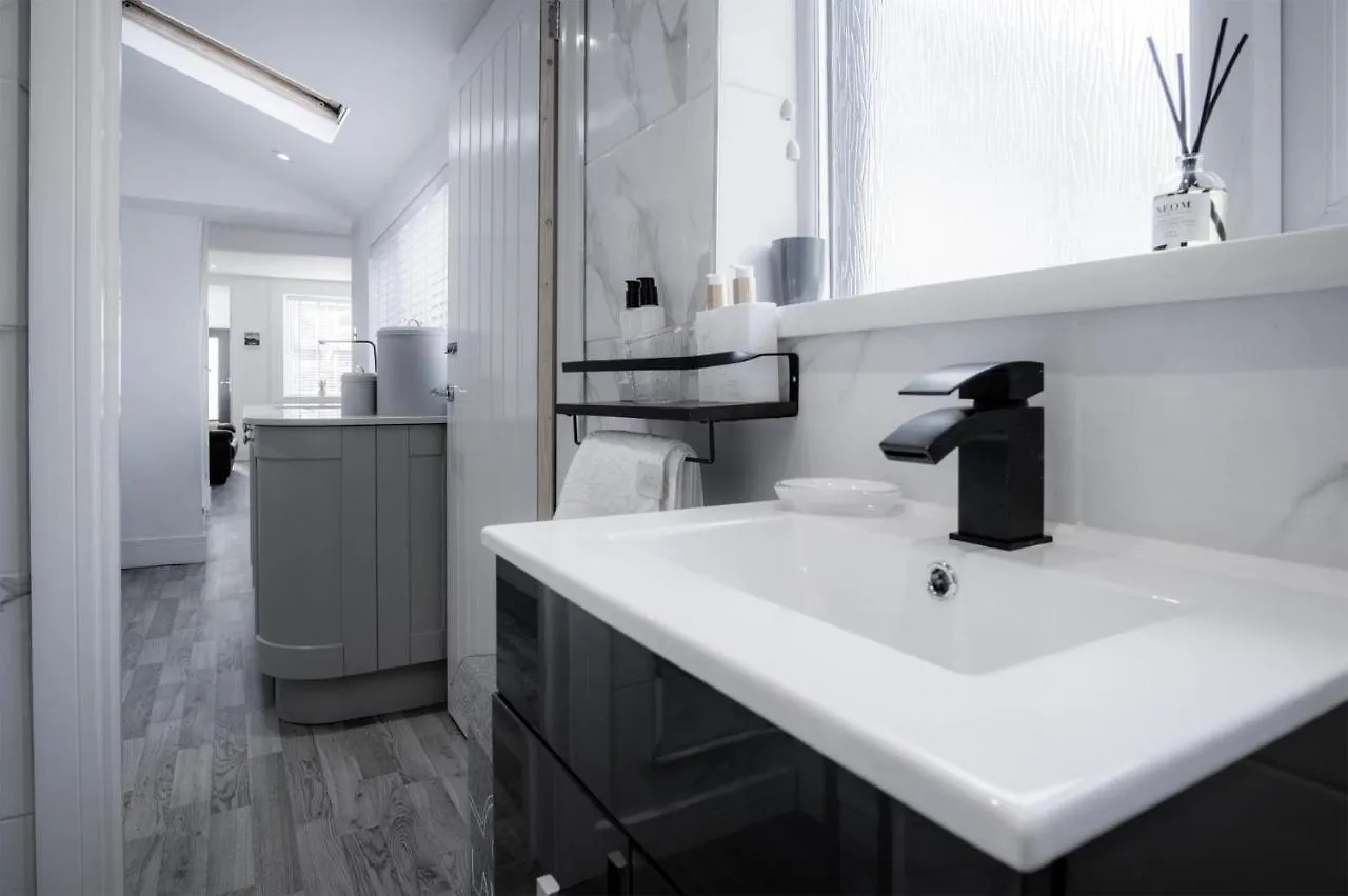 Hawtree - 2 Bedroom - Сasa de vacaciones