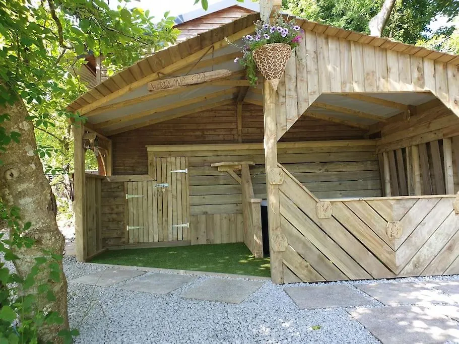 公寓 The Bothy Near Tenby, Big Projector Screen, Four-poster Bed, On-site Hot Tub Access Via Pack, Breakfast