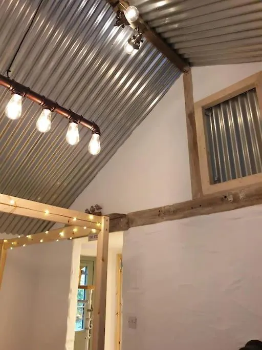 公寓 The Bothy Near Tenby, Big Projector Screen, Four-poster Bed, On-site Hot Tub Access Via Pack, Breakfast