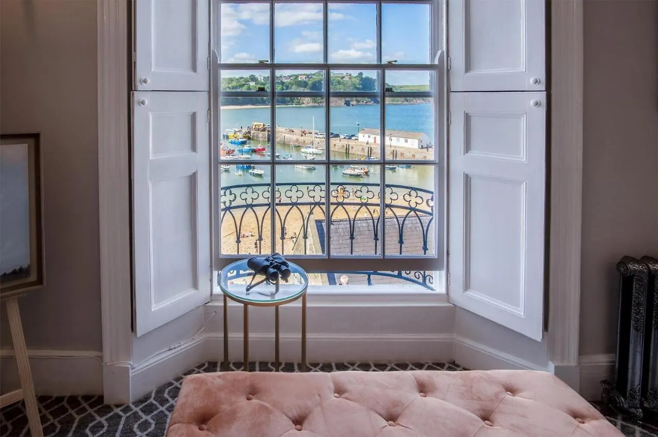 Gwynne House - 6 Bedroom Luxurious - Harbour Holiday home