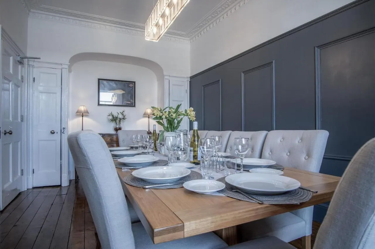 Gwynne House - 6 Bedroom Luxurious - Harbour *