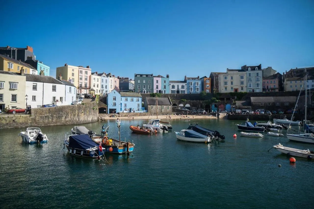 Gwynne House - 6 Bedroom Luxurious - Harbour