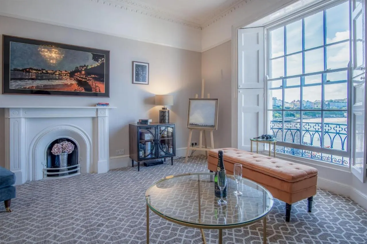 Gwynne House - 6 Bedroom Luxurious - Harbour *