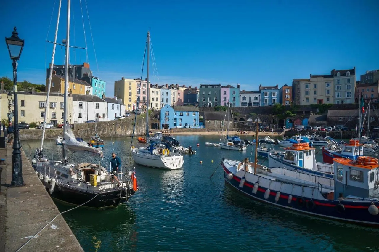 Gwynne House - 6 Bedroom Luxurious - Harbour * Tenby