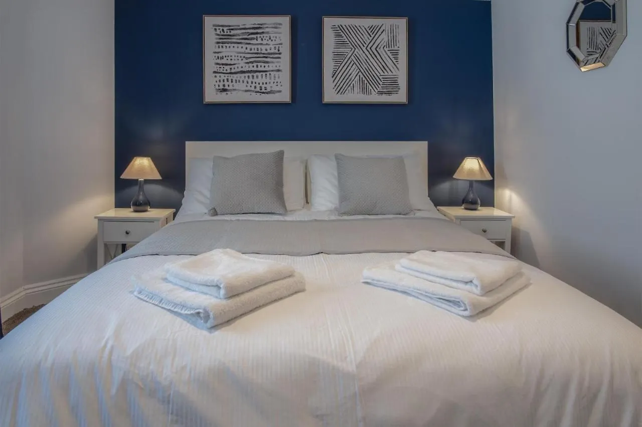 Gwynne House - 6 Bedroom Luxurious - Harbour * Tenby