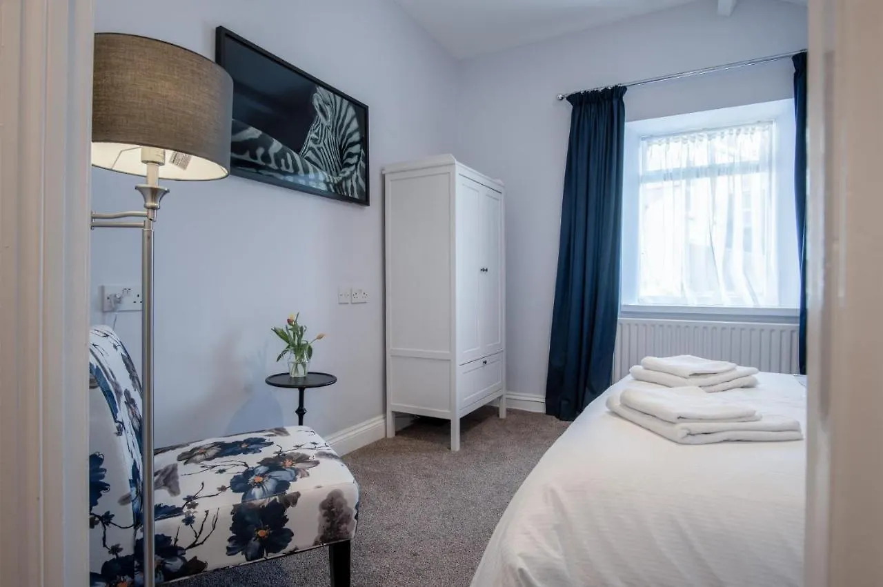 Gwynne House - 6 Bedroom Luxurious - Harbour * Tenby