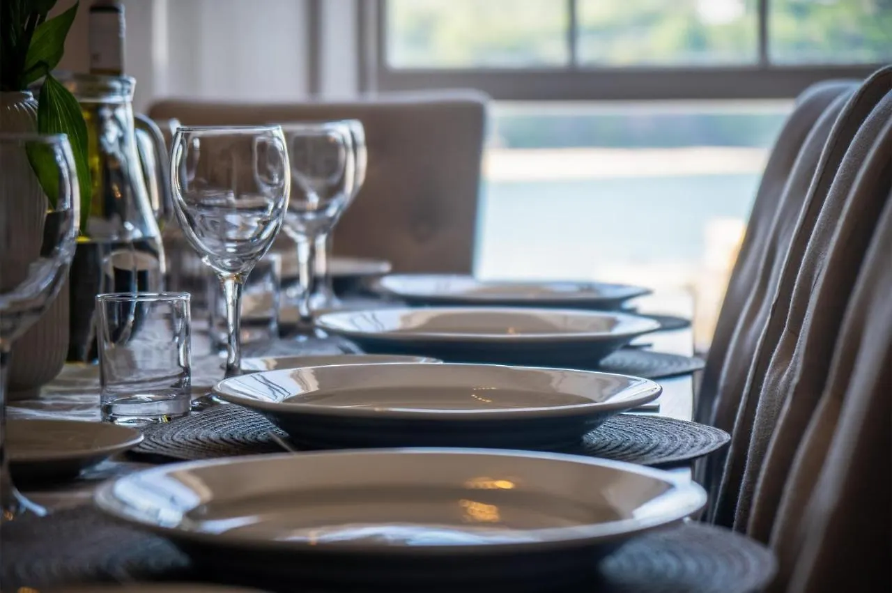 Gwynne House - 6 Bedroom Luxurious - Harbour