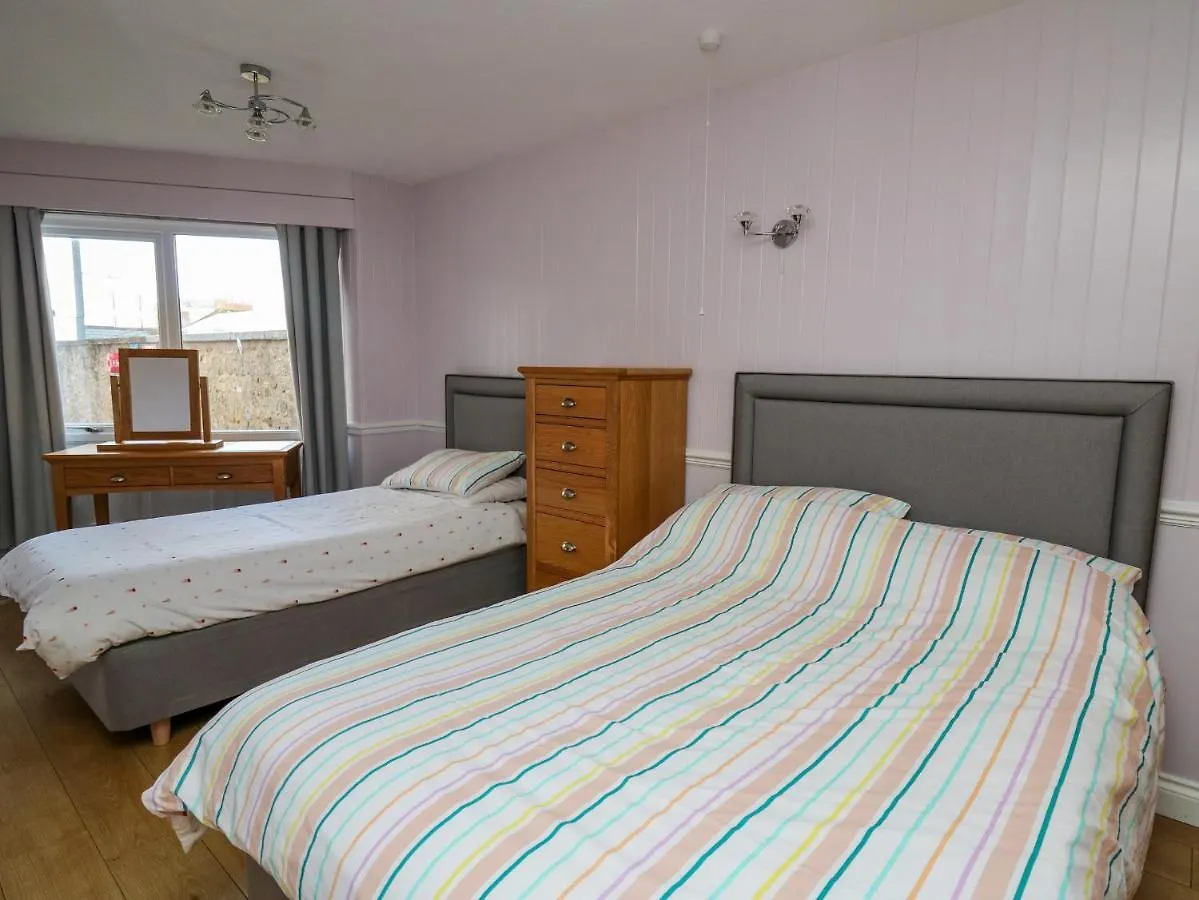 1 St Marys Court Apartment Tenby