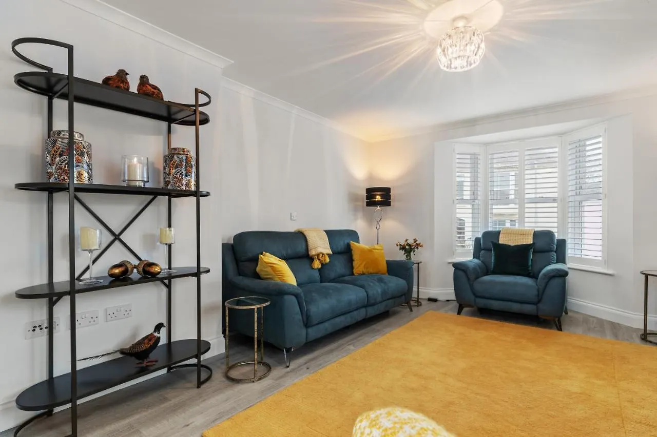 Mews - Seaside Parking Terrace Holiday home *