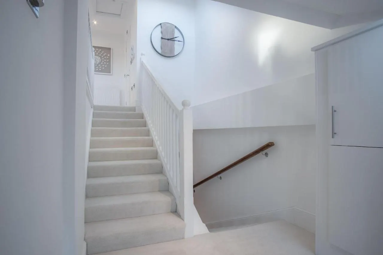Skylark - 2 Bedroom - *