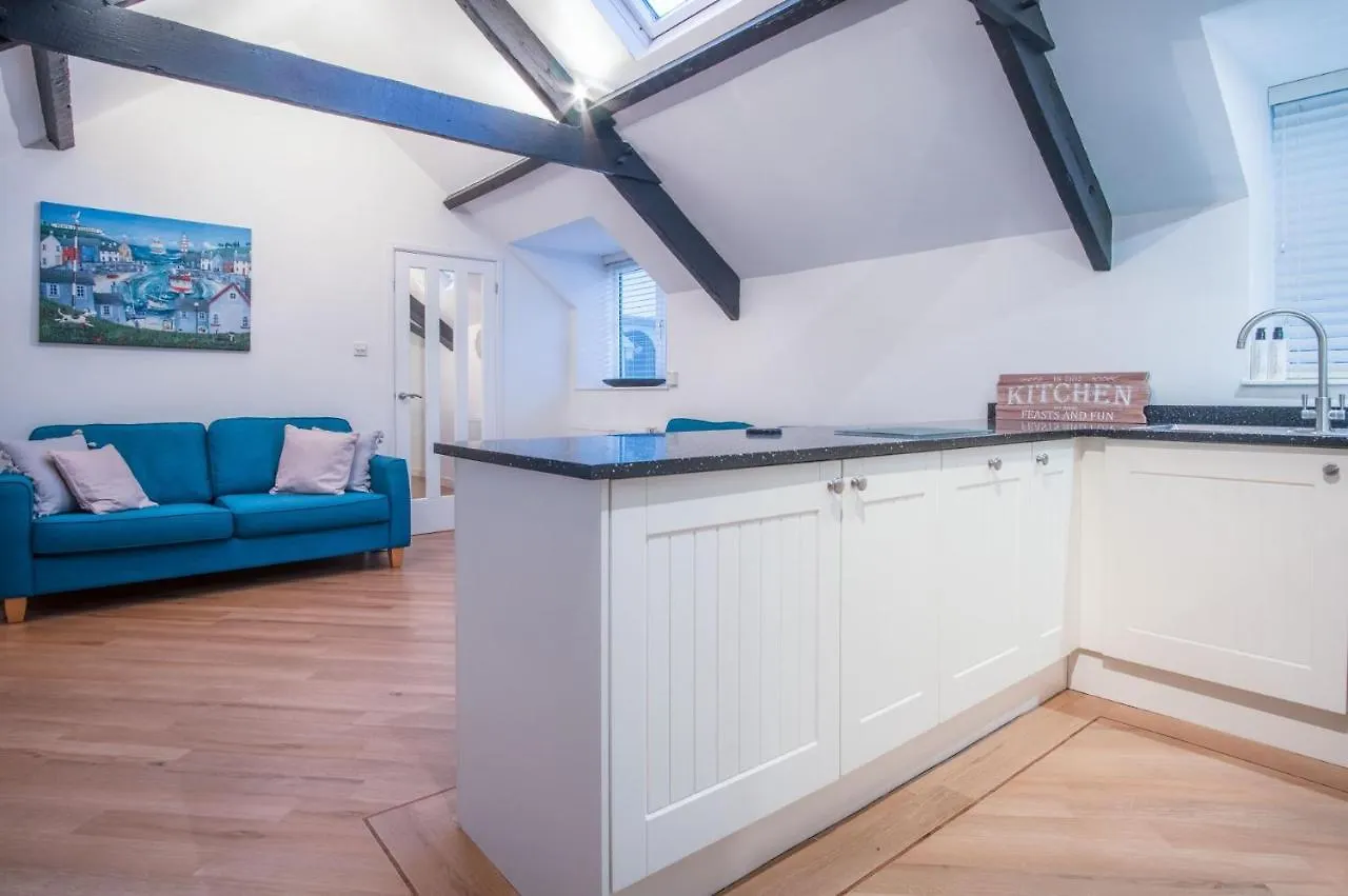 The Penthouse At The Mews - 2 Bedroom - Apartment Tenby