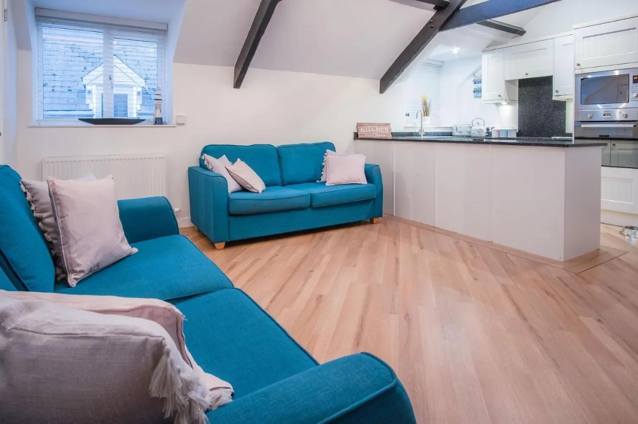 Apartment The Penthouse At The Mews - 2 Bedroom - *