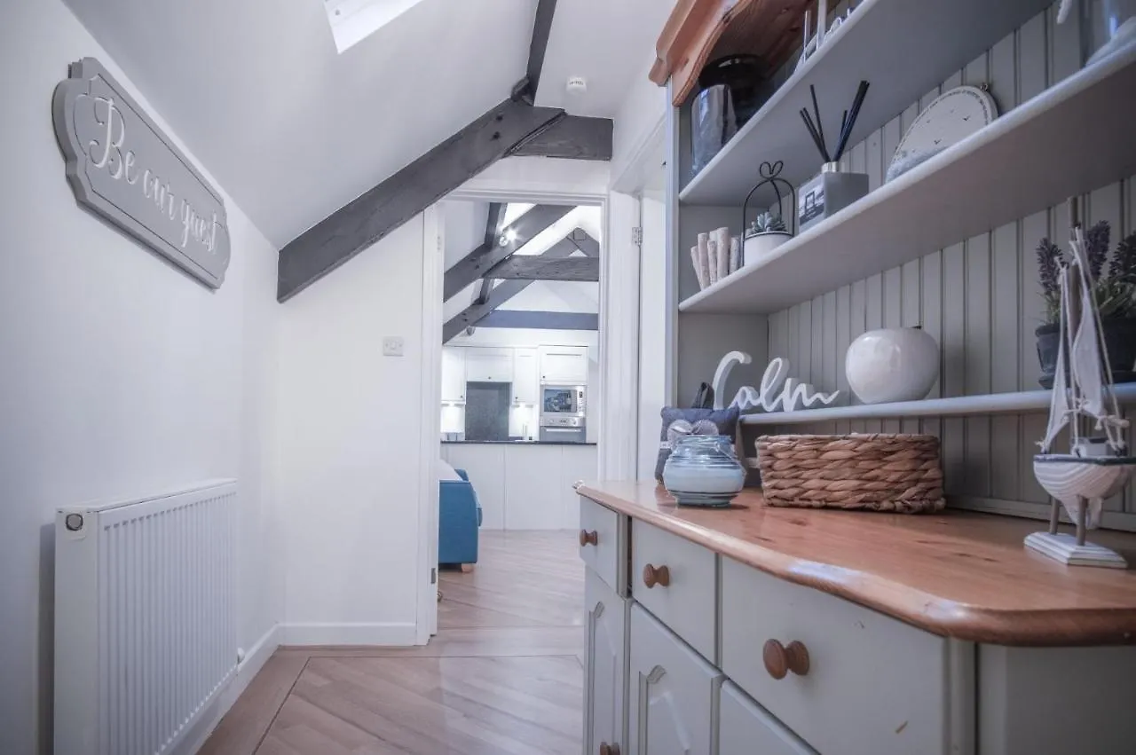 Apartment The Penthouse At The Mews - 2 Bedroom - Tenby
