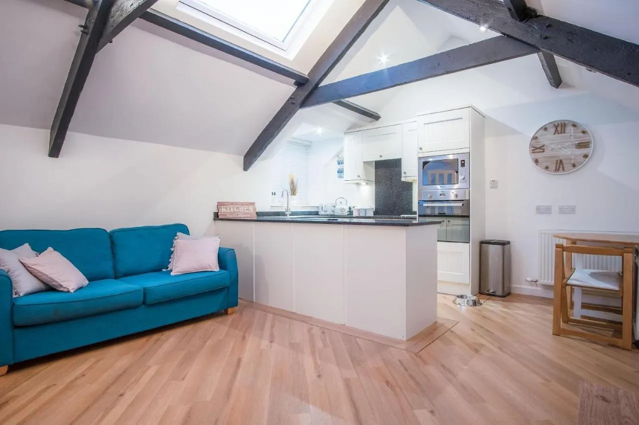 Apartment The Penthouse At The Mews - 2 Bedroom -