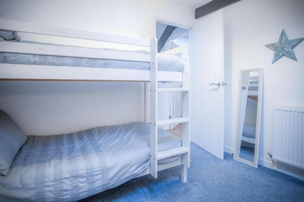 The Penthouse At The Mews - 2 Bedroom - *