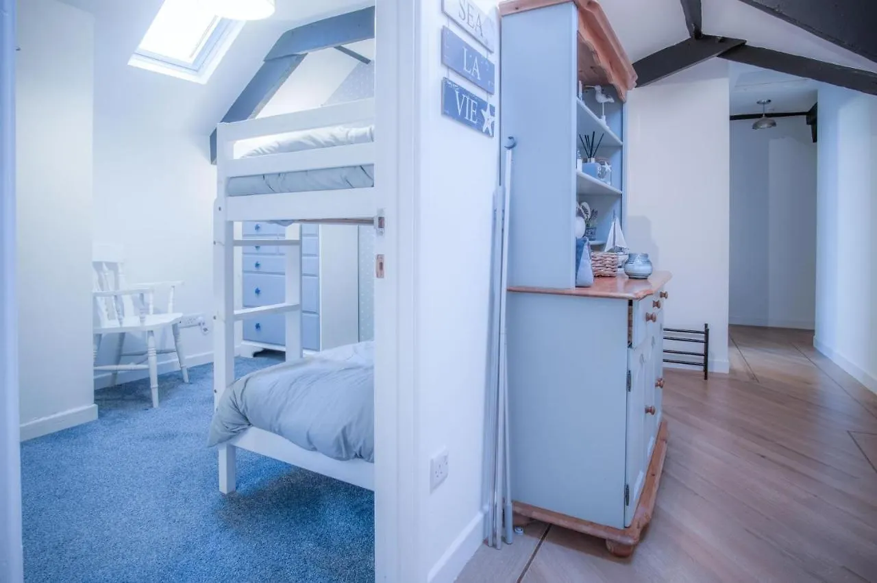The Penthouse At The Mews - 2 Bedroom - Apartment *