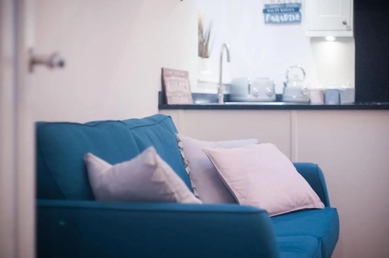 The Penthouse At The Mews - 2 Bedroom - * Tenby