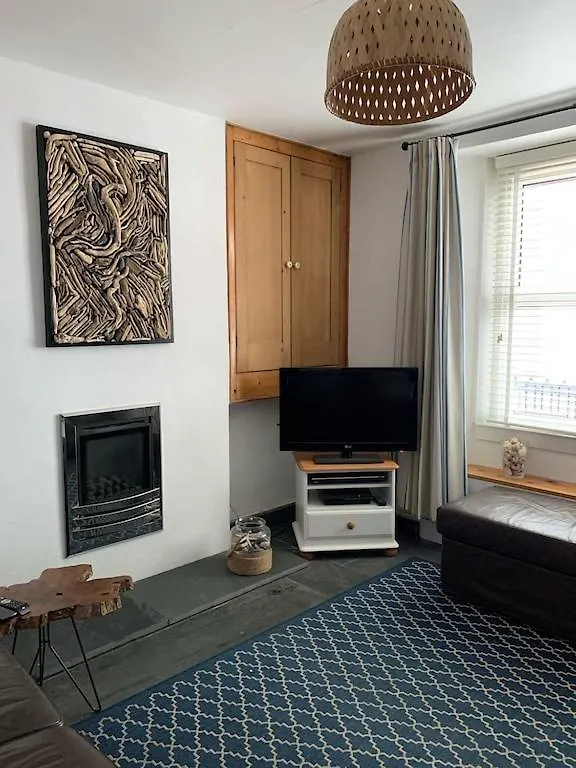 Seasalt - Modernised Traditional Cottage, Sleeps 5,short Walk To Beaches, Town, Amenities *