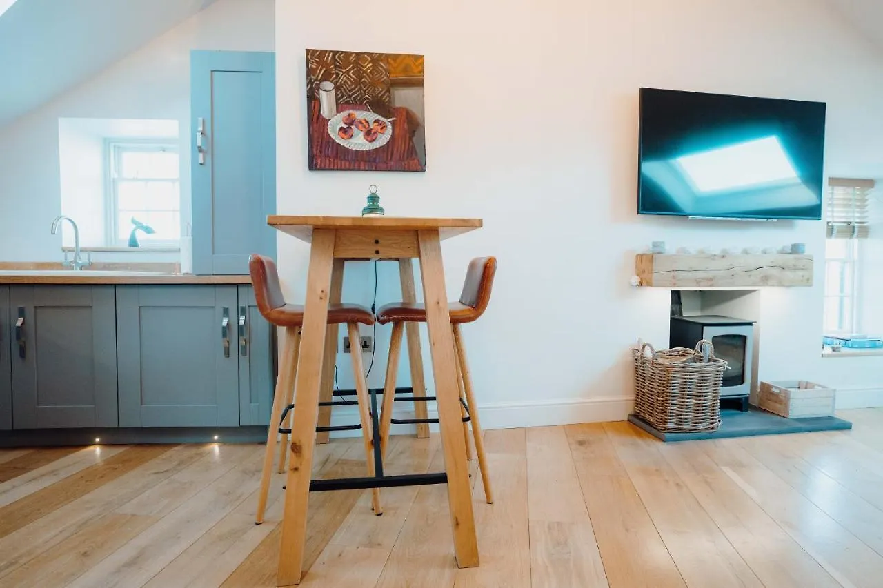 Beautiful 1 Bedroom Close To The Harbour