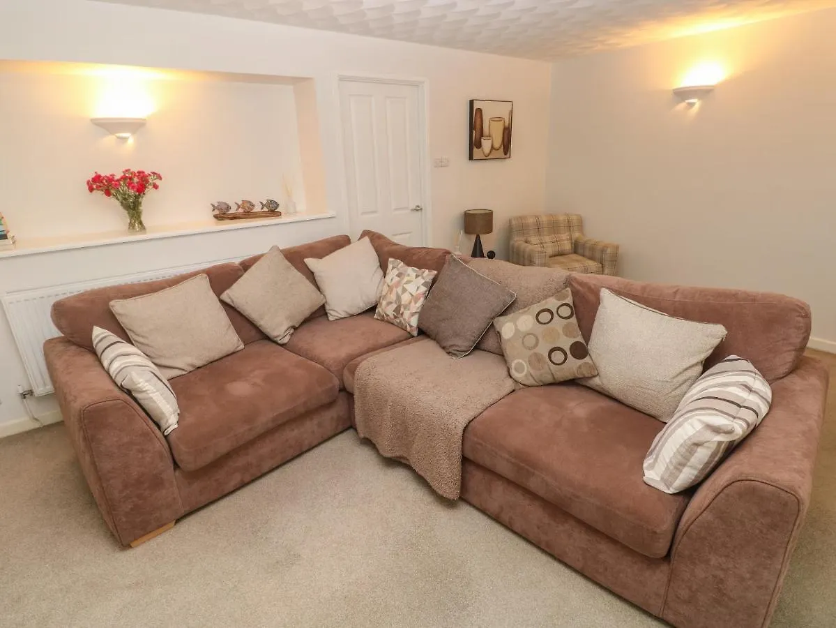 Flat 1 * Tenby