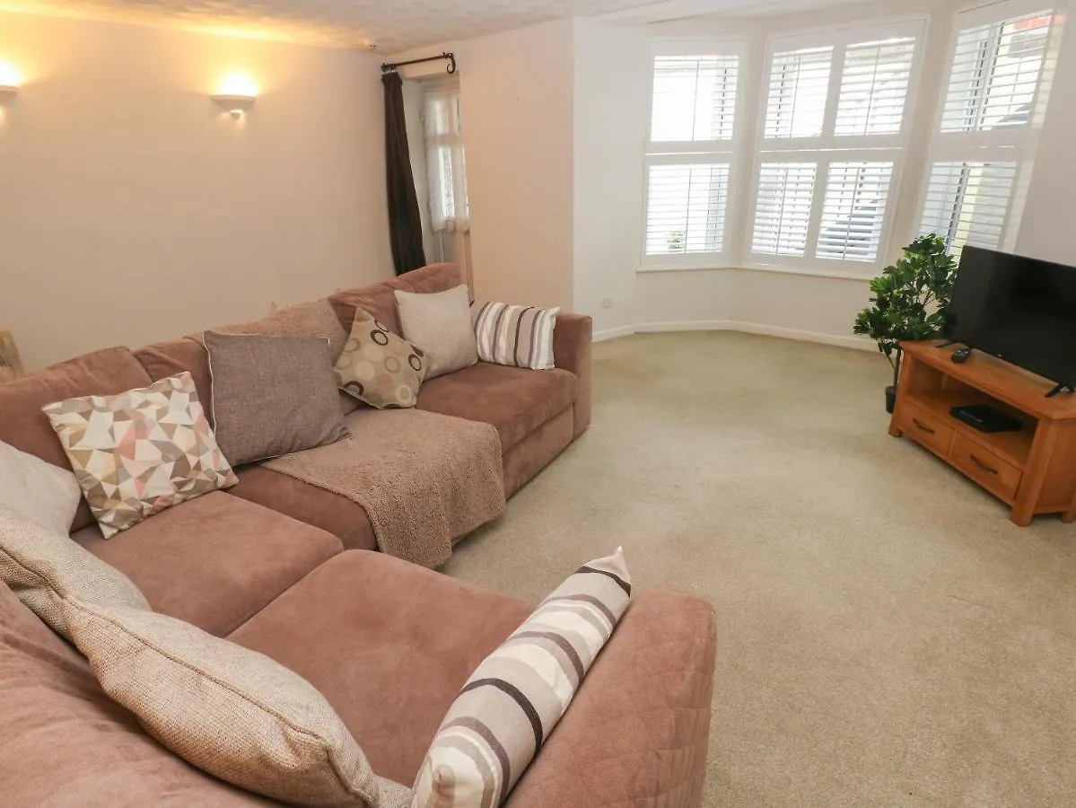 Flat 1 Tenby