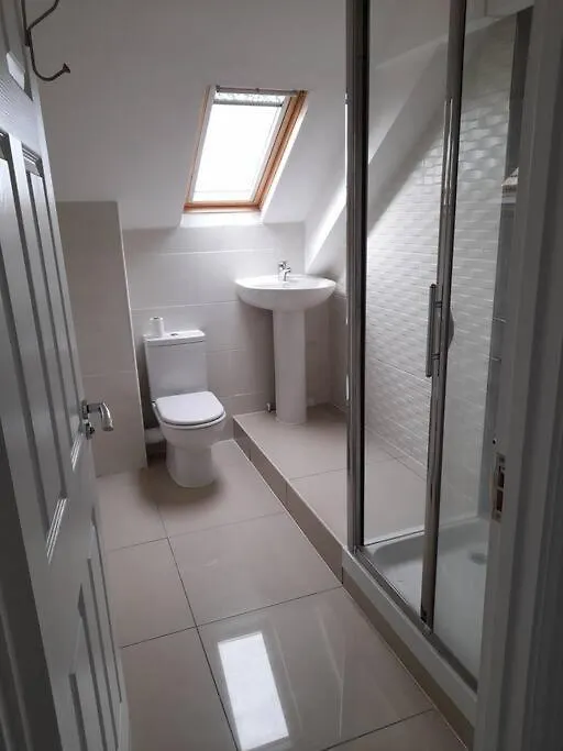 Top Floor Apartment, Sea Views Of Harbour Beach * Tenby