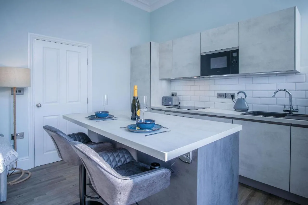 No 6 Croft House - 1 Bedroom - *