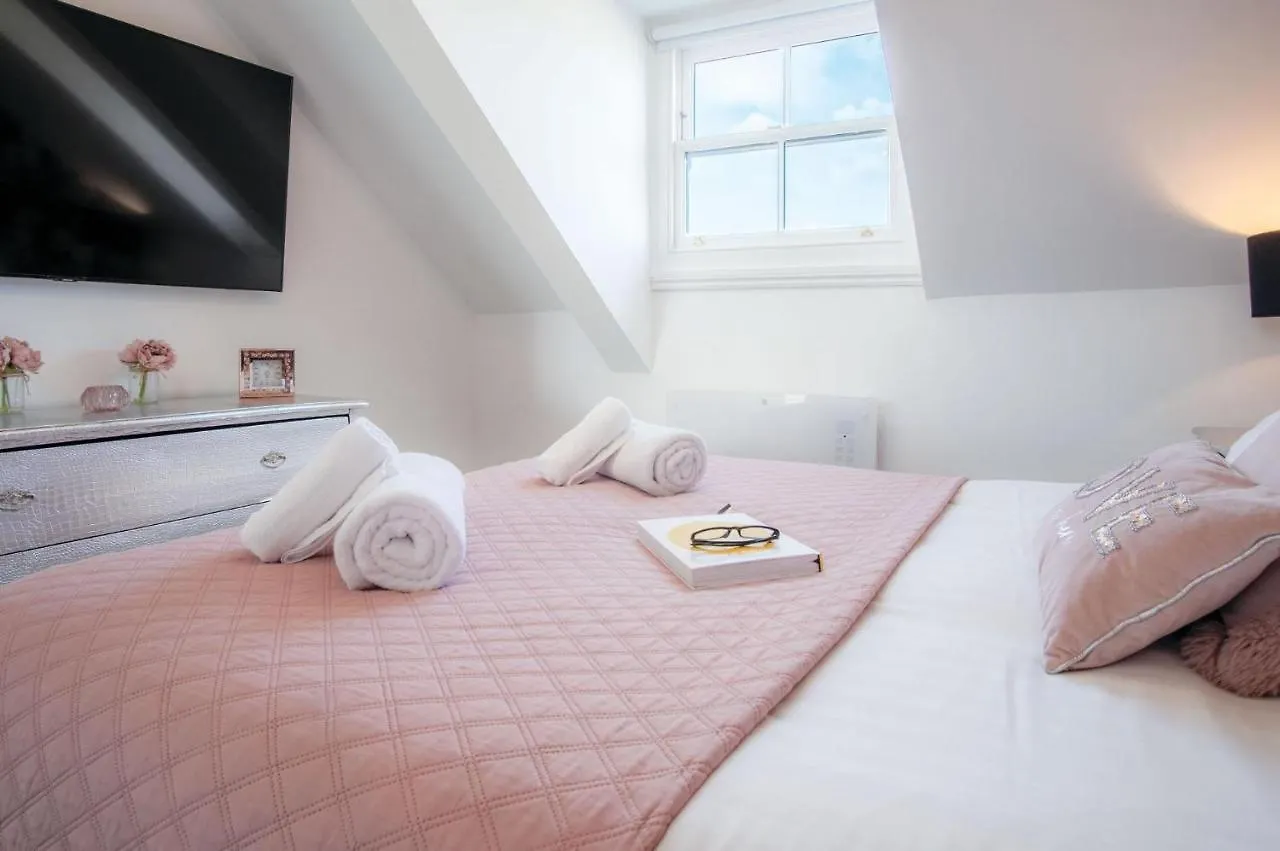The Penthouse - Luxury 1 Bed - Panorama - Apartmán *