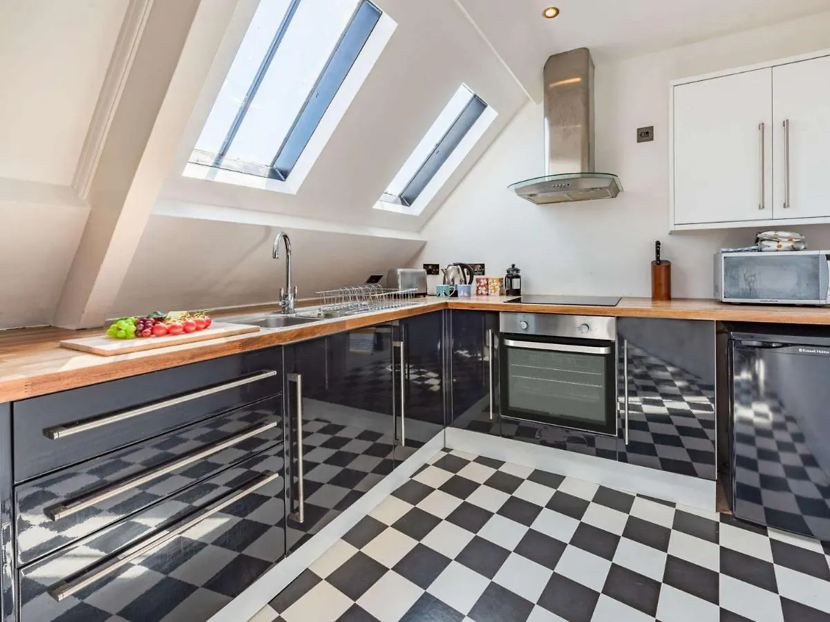 Apartament 2 Bed In 87834