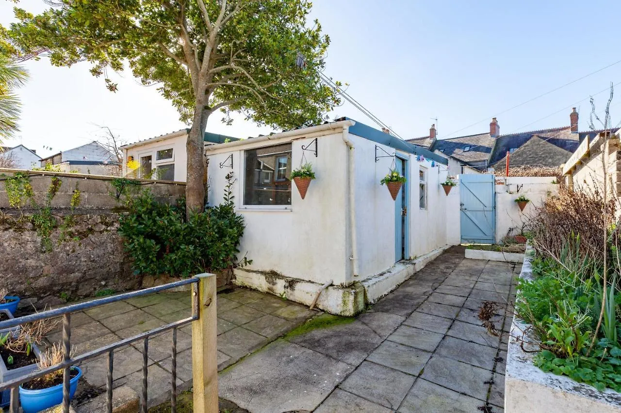 Family With Bunk Beds, Courtyard, Tv &