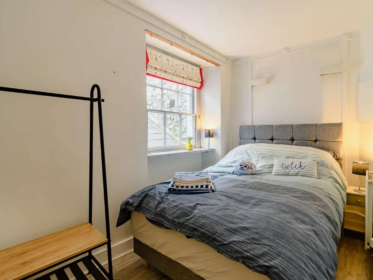 Apartment 2 Bed In 87912 Tenby