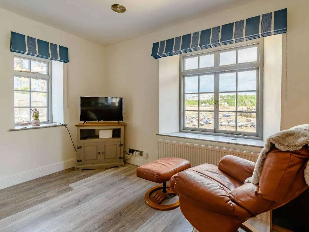 2 Bed In 87912