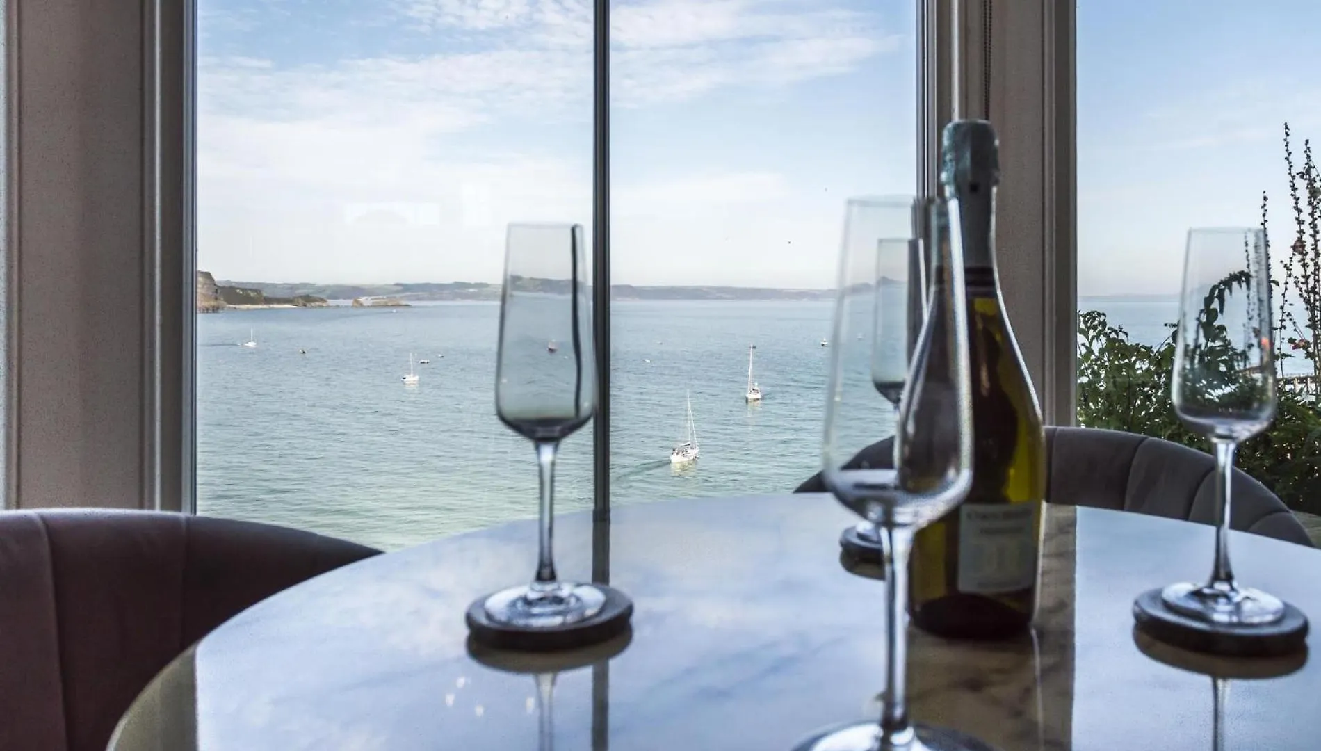 Pieces Of Eight - 2 Bedroom - -