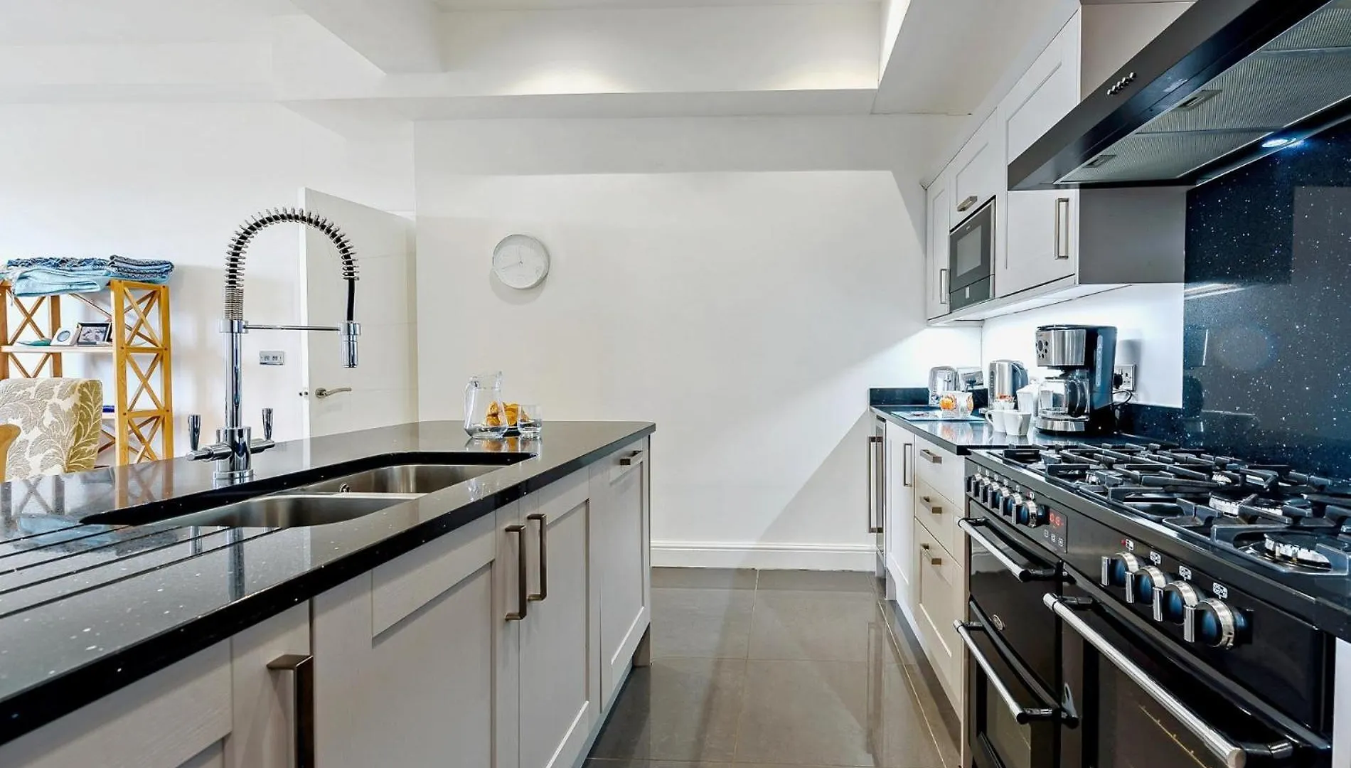 3 Bed In Fb161 * Tenby