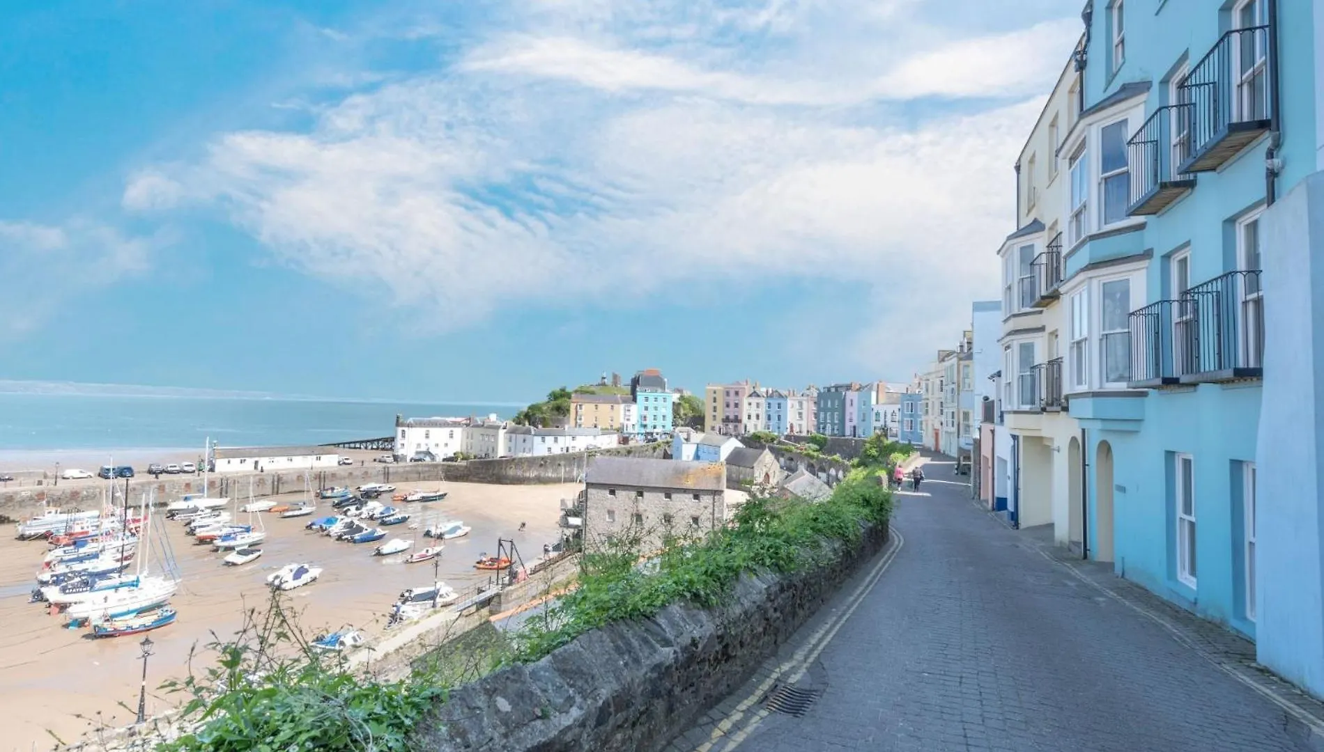2 Bed In Fb114 Tenby