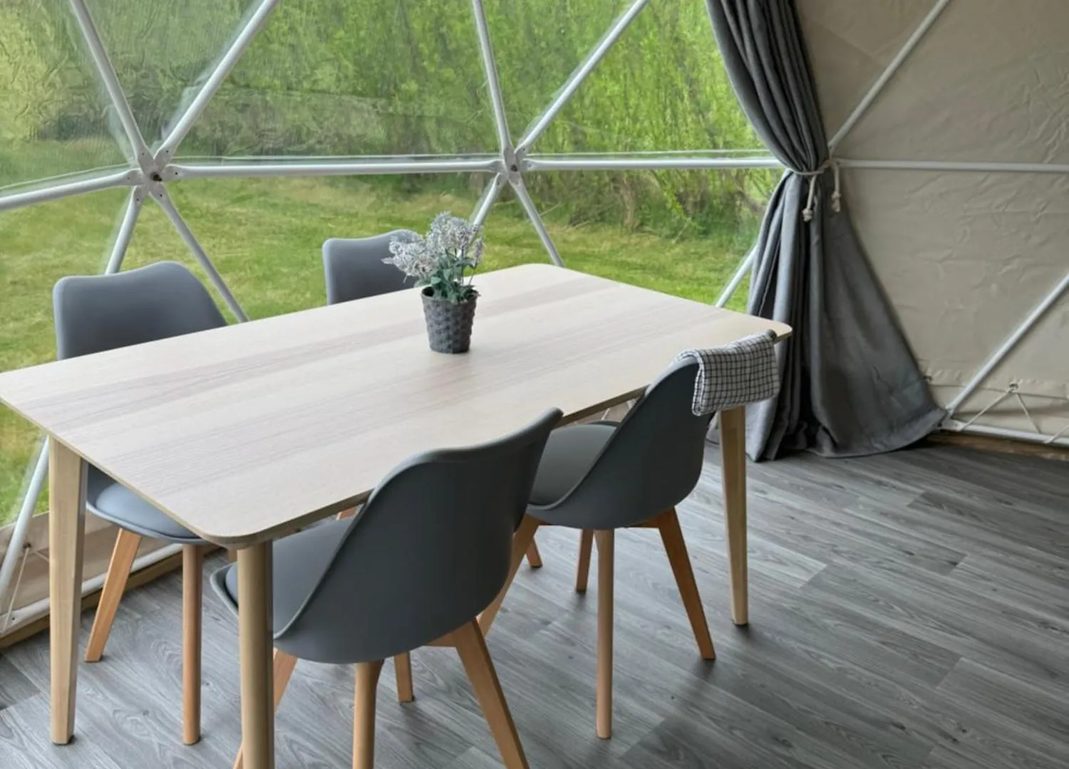 Luxusní stan Beavers Retreat Glamping