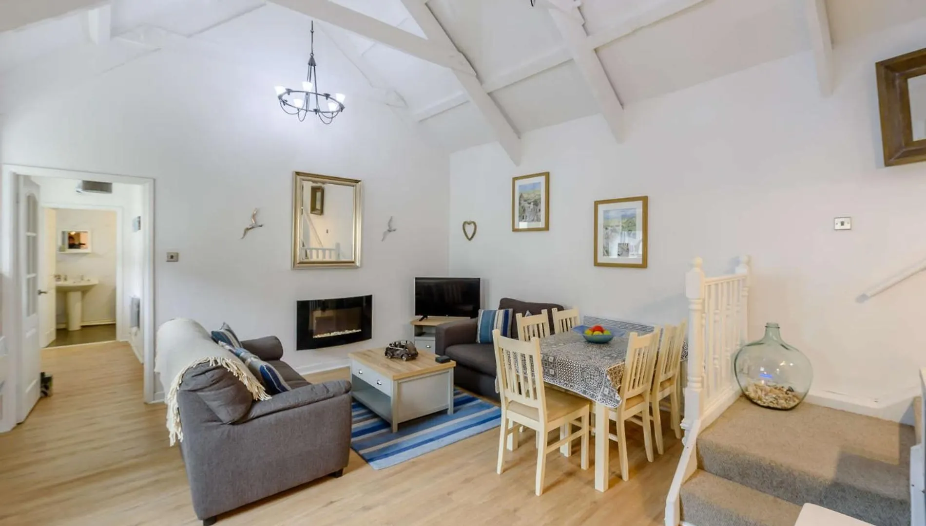 2 Bed In 86854 Tenby