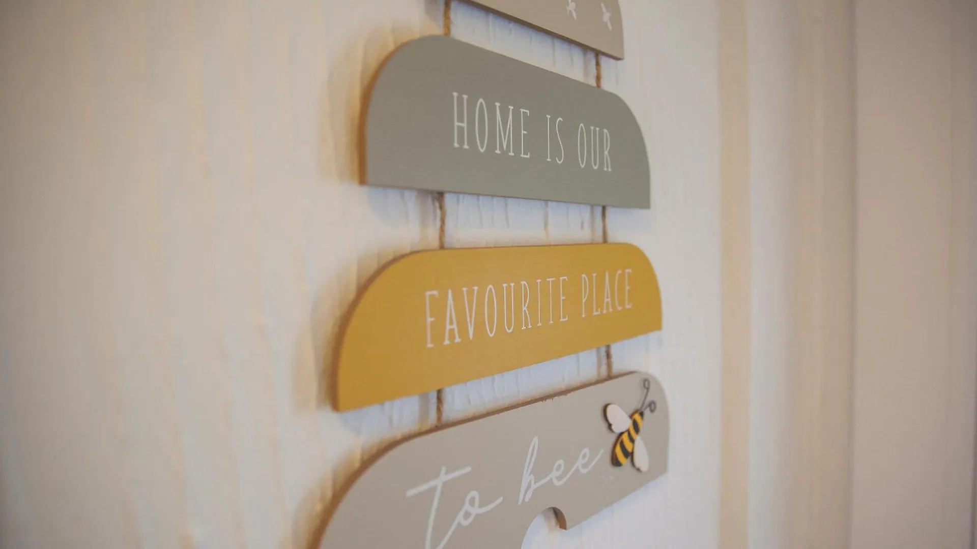 Poachers & Old Toms, Ivy Tower Holiday home