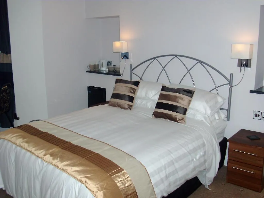 Farnham 4*
