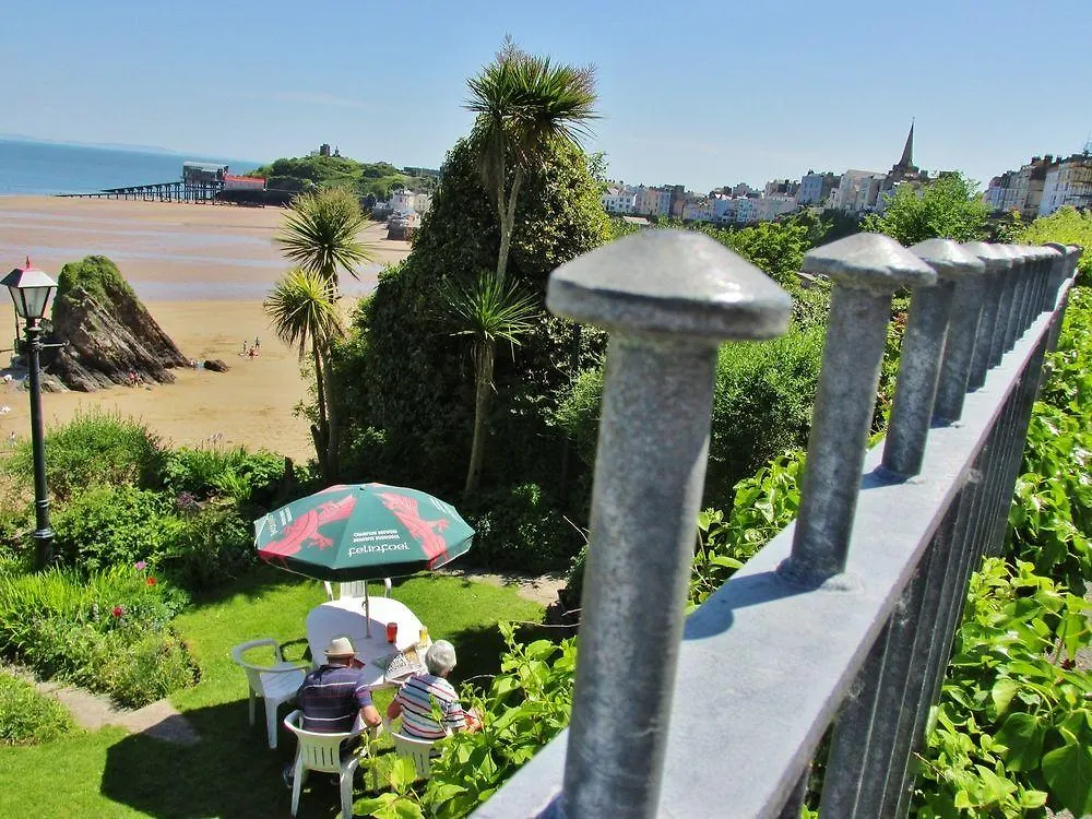 Fourcroft Hotel 3*