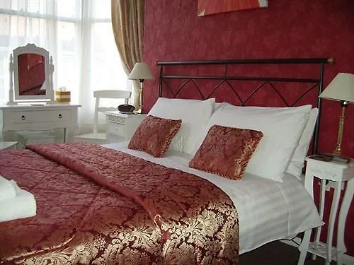Langdon Guest house Tenby