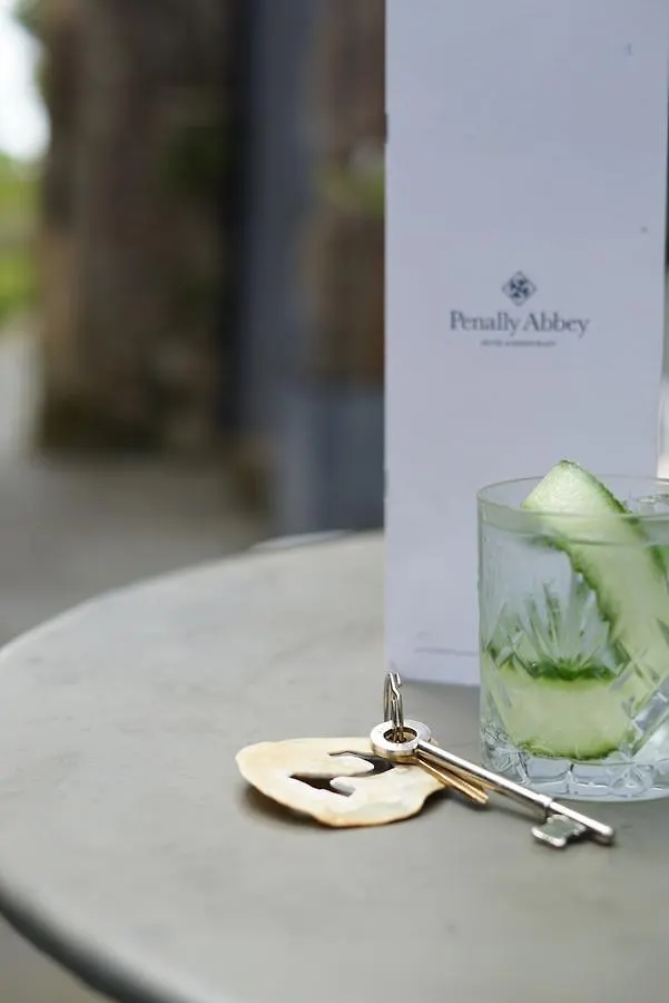 Abbey And Restaurant 호텔 4*