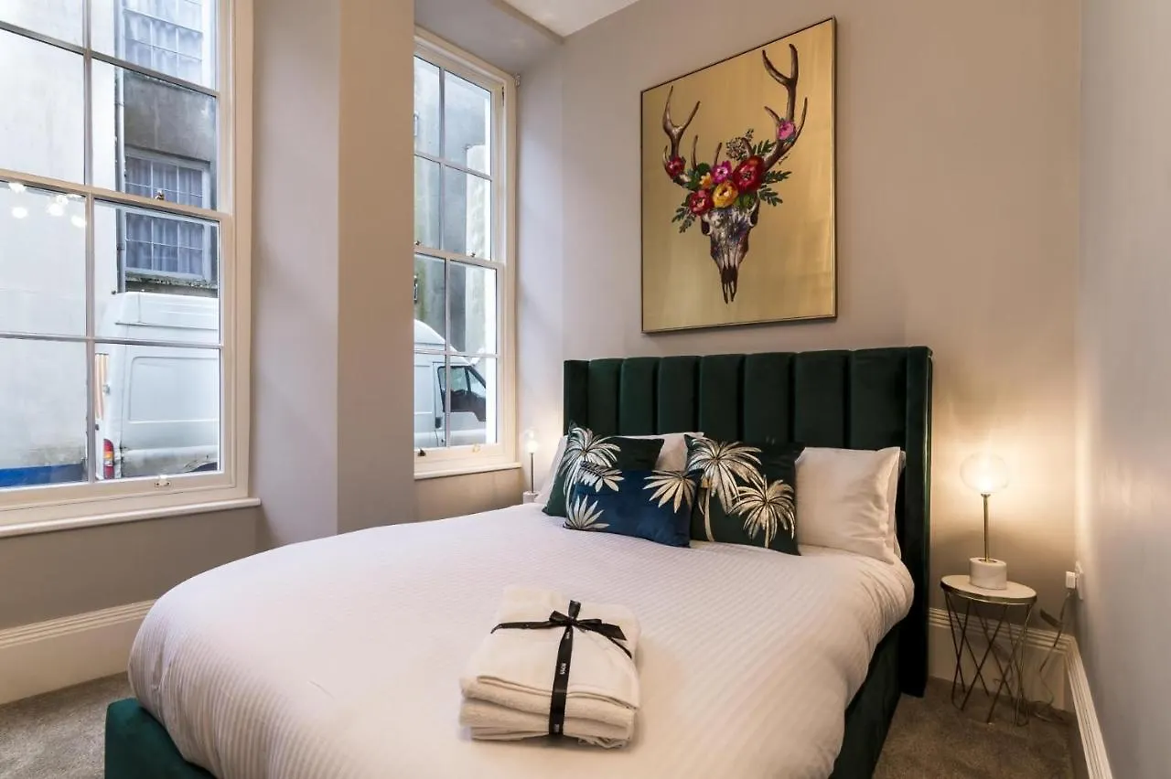 Apartment Pieces Of Eight - 2 Bedroom - -